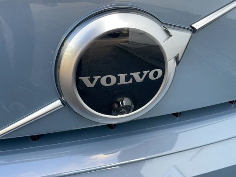 Volvo  P8 AWD Elec Pro