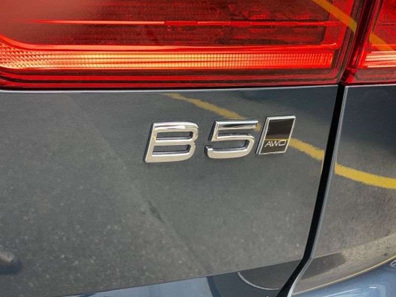 Volvo  B5 B AWD Plus Bright